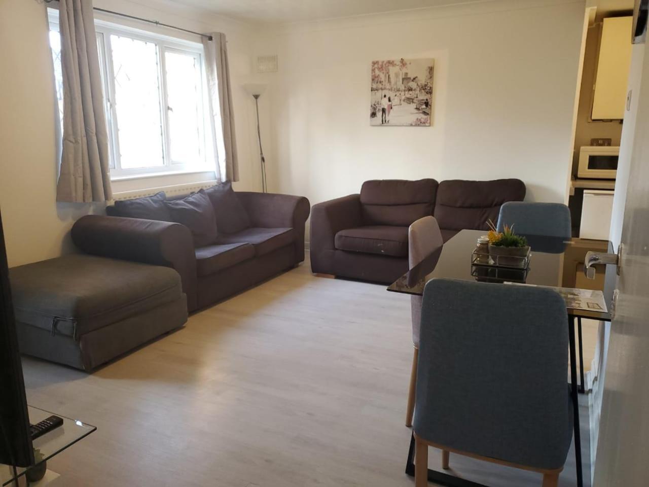 2 Bedroom Flat Near Heathrow Airport Yiewsley Екстер'єр фото