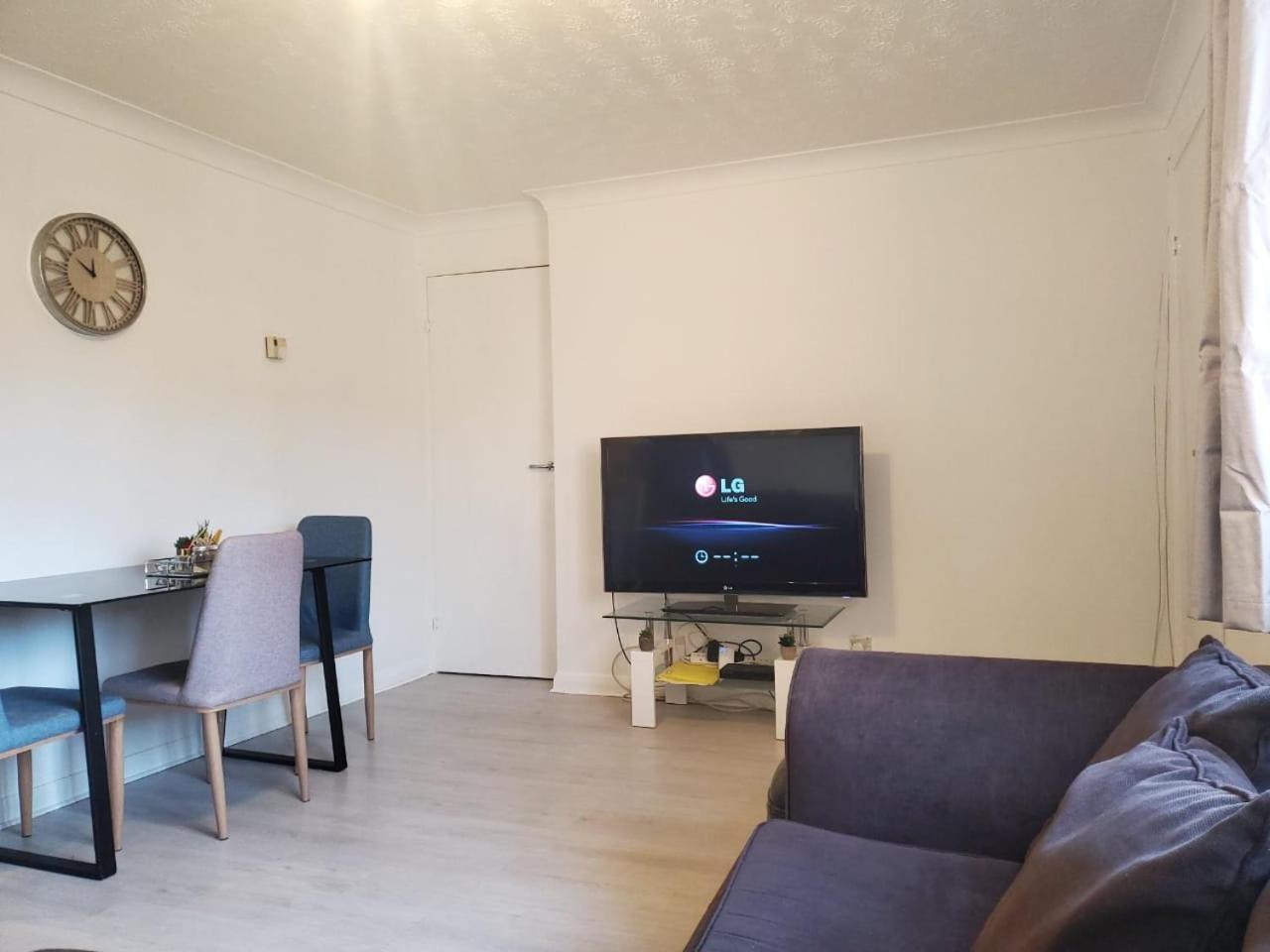 2 Bedroom Flat Near Heathrow Airport Yiewsley Екстер'єр фото